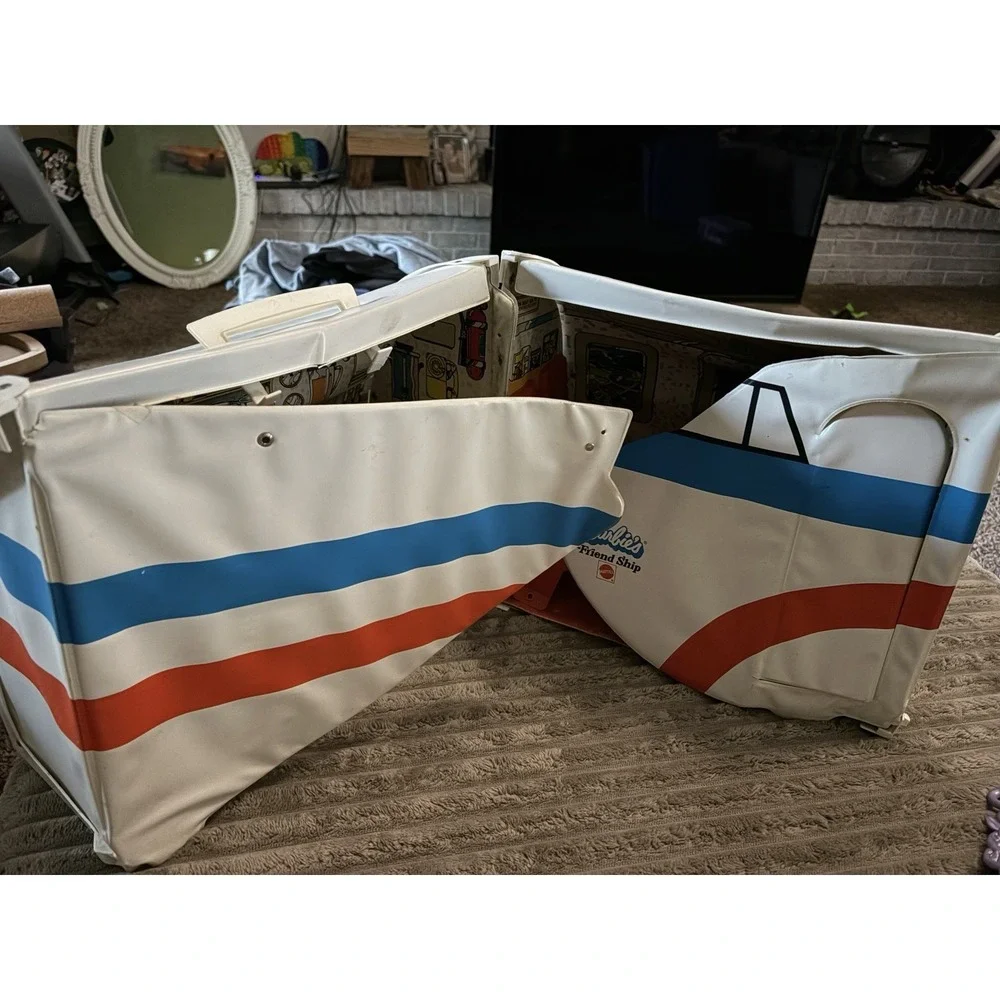 Mattel Barbie,‎ Barbie's Friend Ship, United Airlines, Vintage Plane
